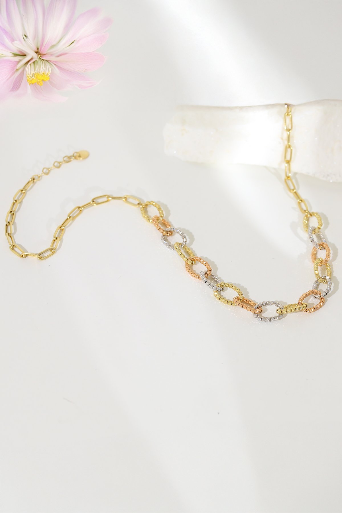 14 Ayar Altın Halkalara Dorika Dizili Kadın Kolye