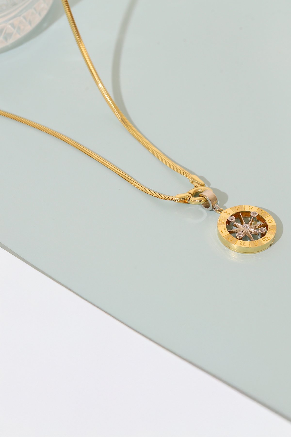 14 Ayar Altın Taşlı Pusula Kolye Ucu