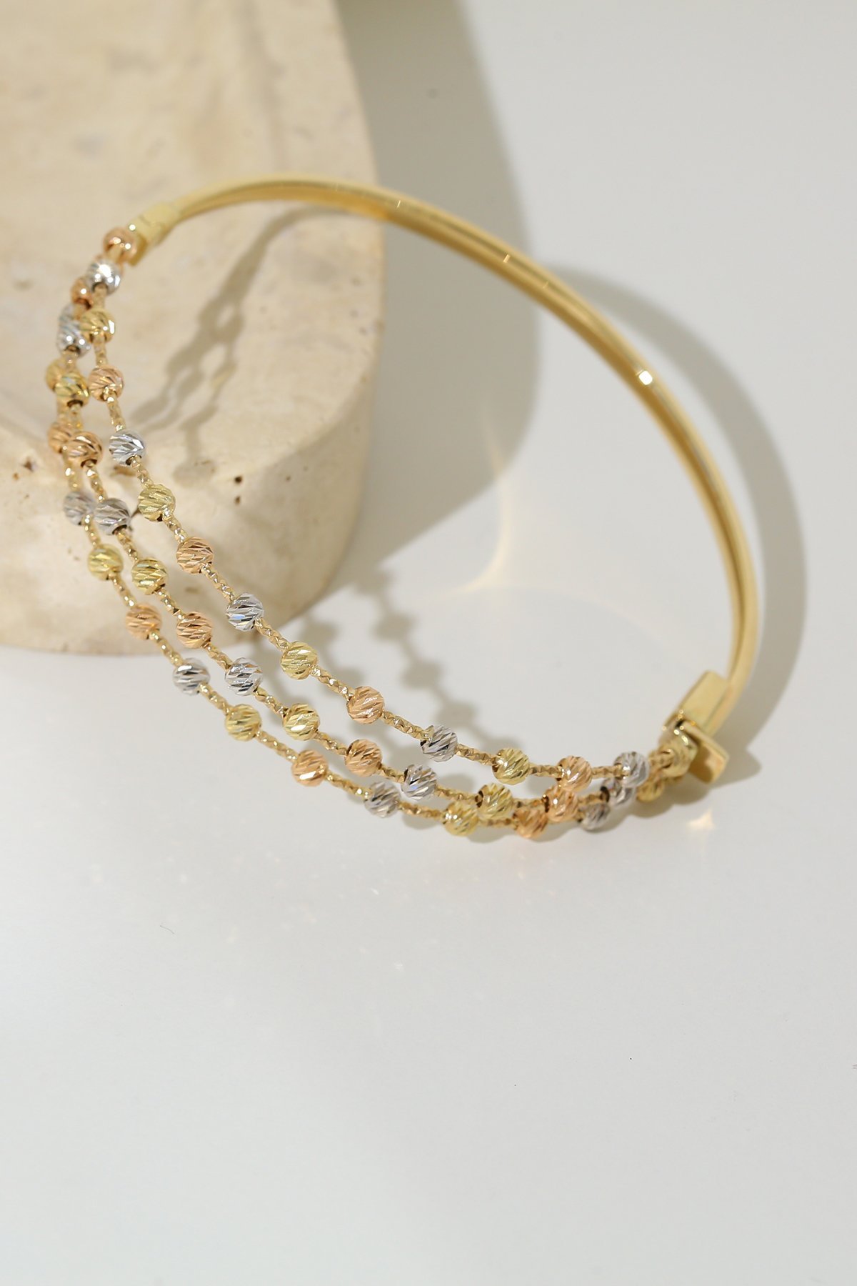 14 Ayar Altın Üç Sıra Dorika Detaylı Kadın Kelepçe Bileklik