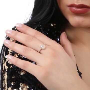 Altın Baget Taşlı Yüzük