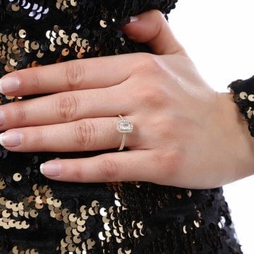 Altın Baget Taşlı Yüzük