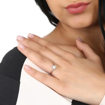 Klasik V Montür Tektaş Altın Yüzük