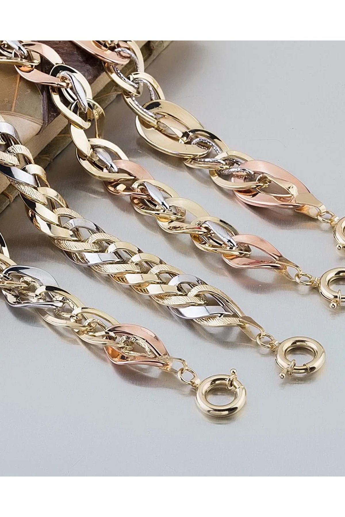 14 Ayar Altın Hallow Bileklik