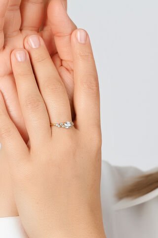 14 Ayar Altın Taşlı Modern Tasarım Yüzük